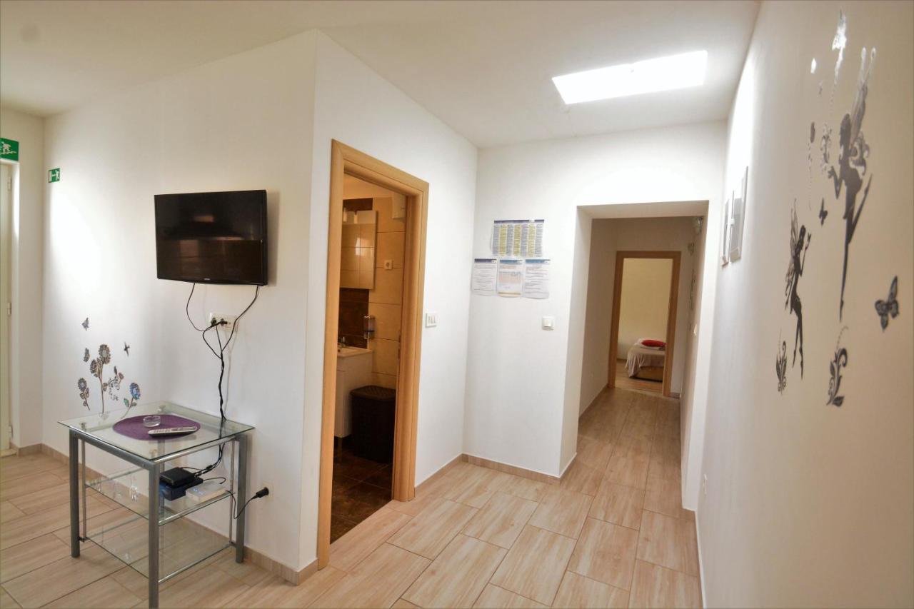 Kala And Tina Apartments Podstrana Esterno foto