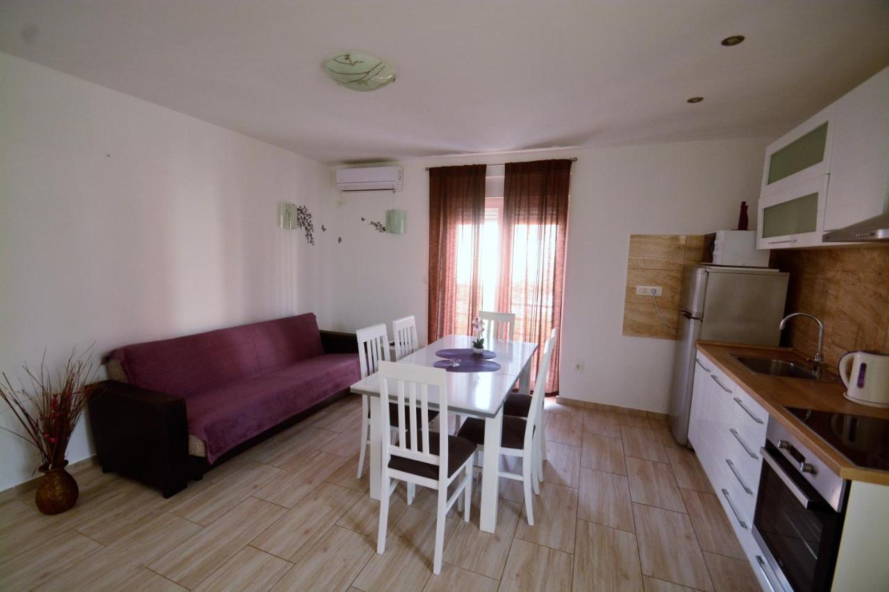 Kala And Tina Apartments Podstrana Esterno foto
