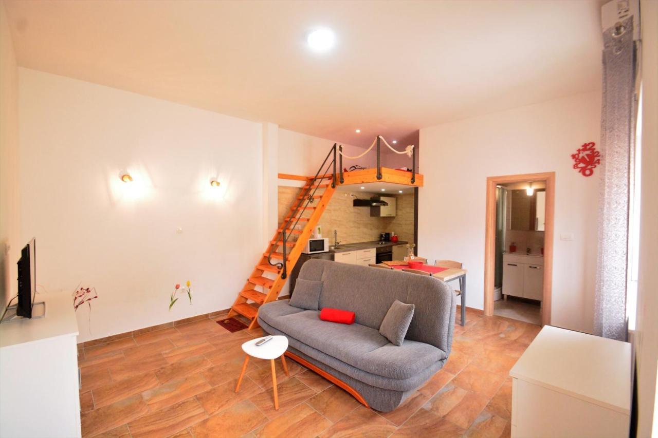 Kala And Tina Apartments Podstrana Esterno foto