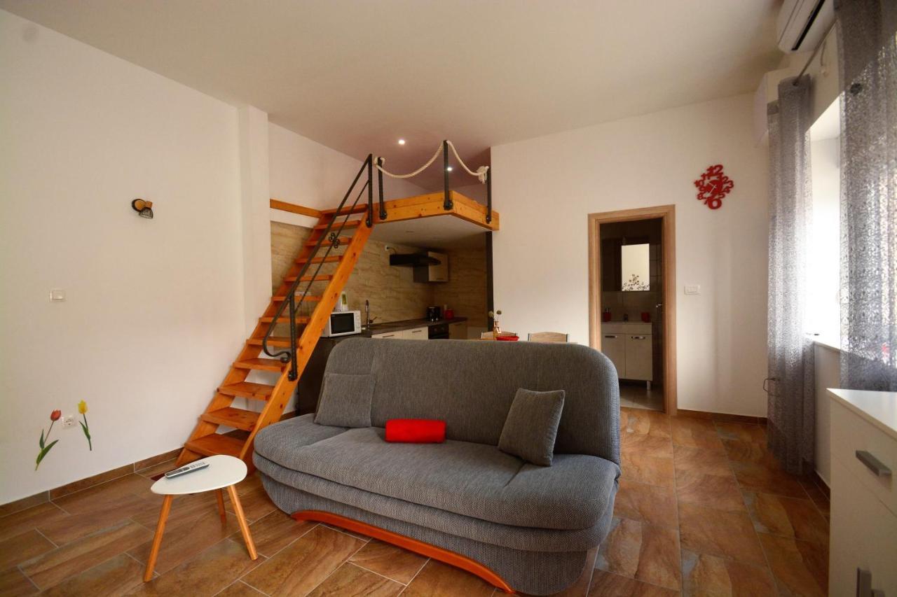 Kala And Tina Apartments Podstrana Esterno foto